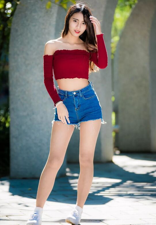 侍卫把贵女怼树干HHH